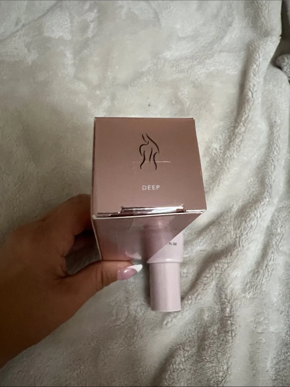 Plumping Velvet Serum-Infused Foundation — Deep